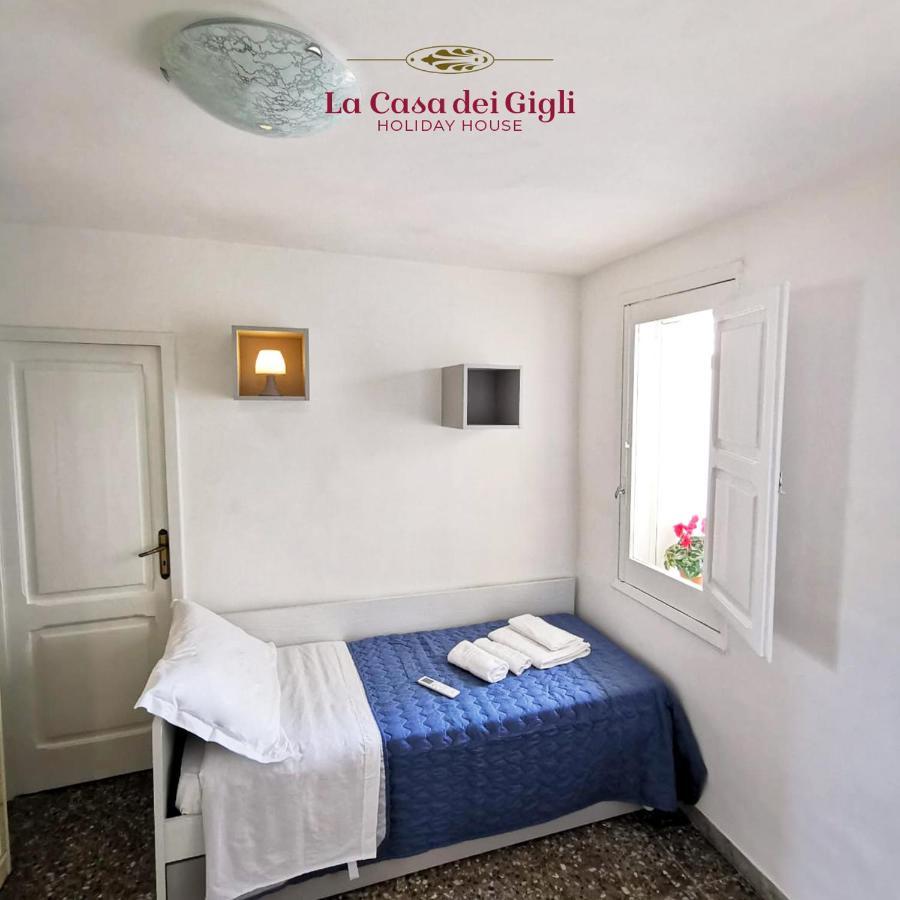 La Casa Dei Gigli Villa เลชเช ภายนอก รูปภาพ