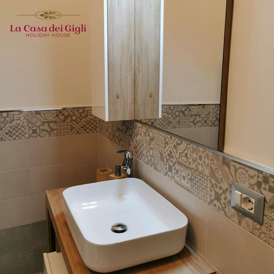 La Casa Dei Gigli Villa เลชเช ภายนอก รูปภาพ